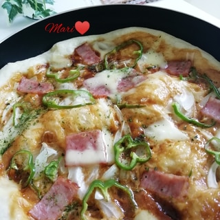フライパンで☆シャウベーコロン☆ピザ〜ソースver